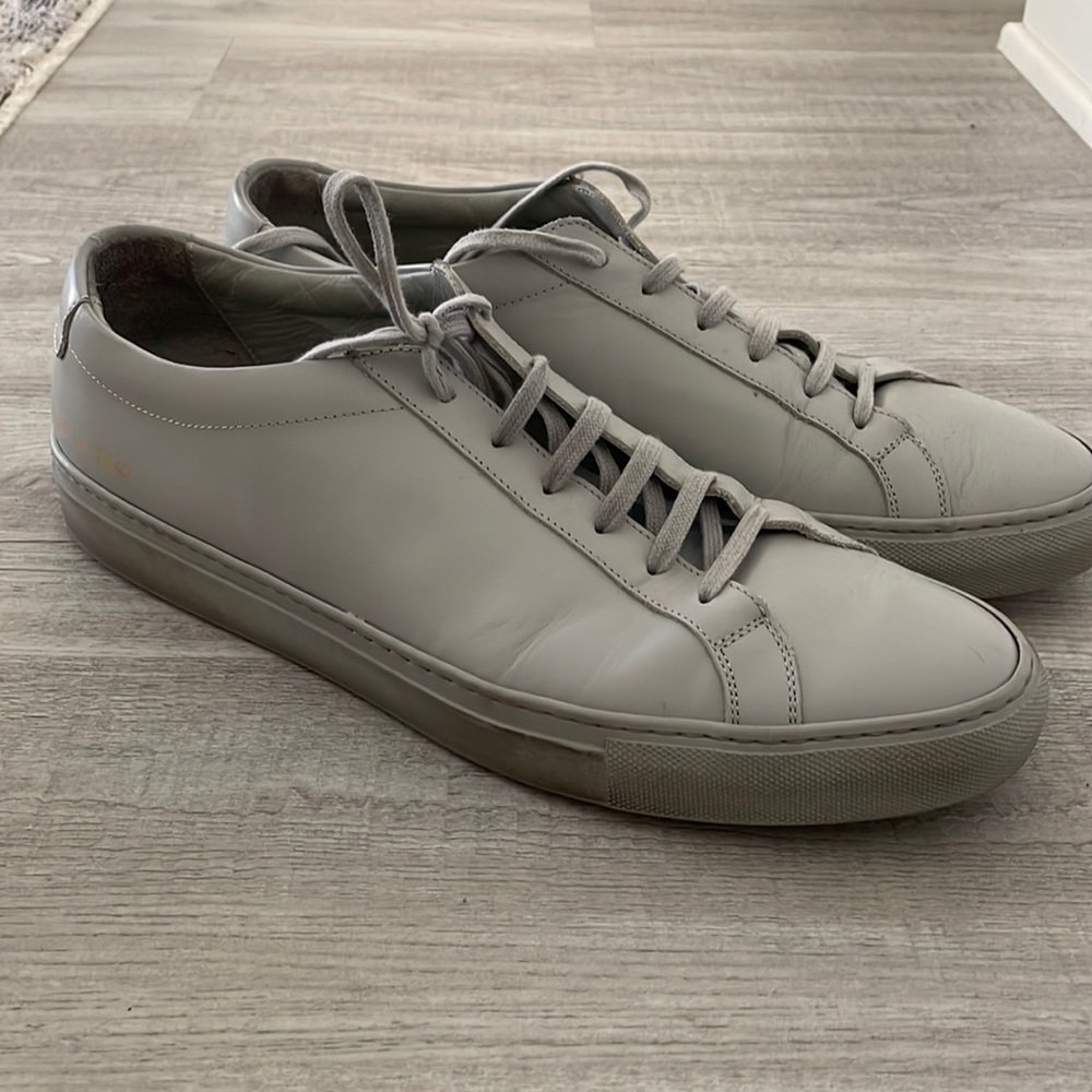 Common project sneakers